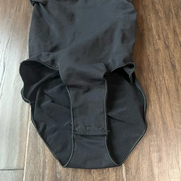 Skims shape wear bodysuit - Picture 4 of 4